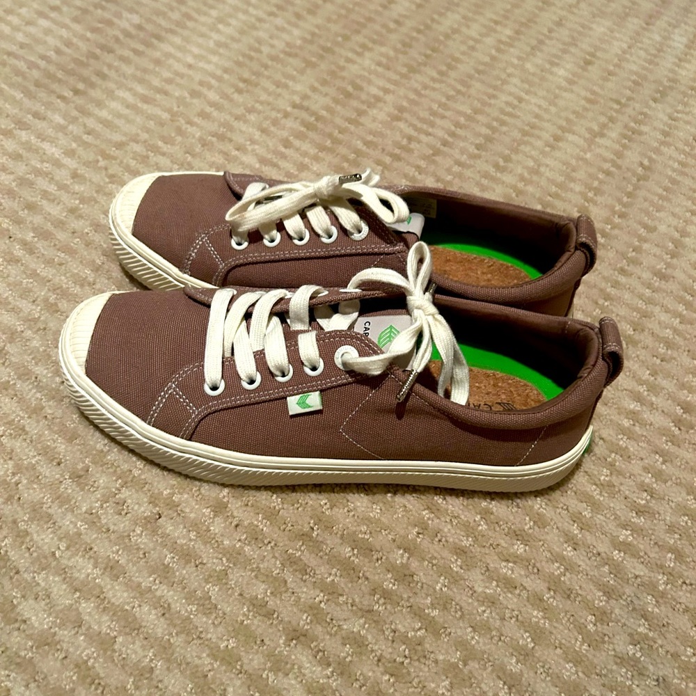 Cariuma Brazil brand brown/tan color tennis shoes